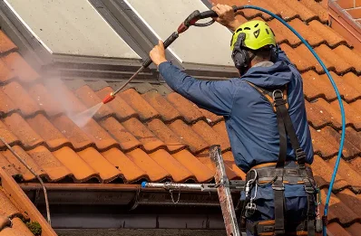 Démoussage et hydrofuge de toiture à Moislains